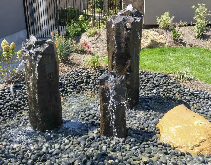 Royal Sketch Landscape - Pebble fountain
